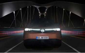New Opel Grandland with Intelli-Lux HD Light:<br>Scary Nights a Thing of the Past!